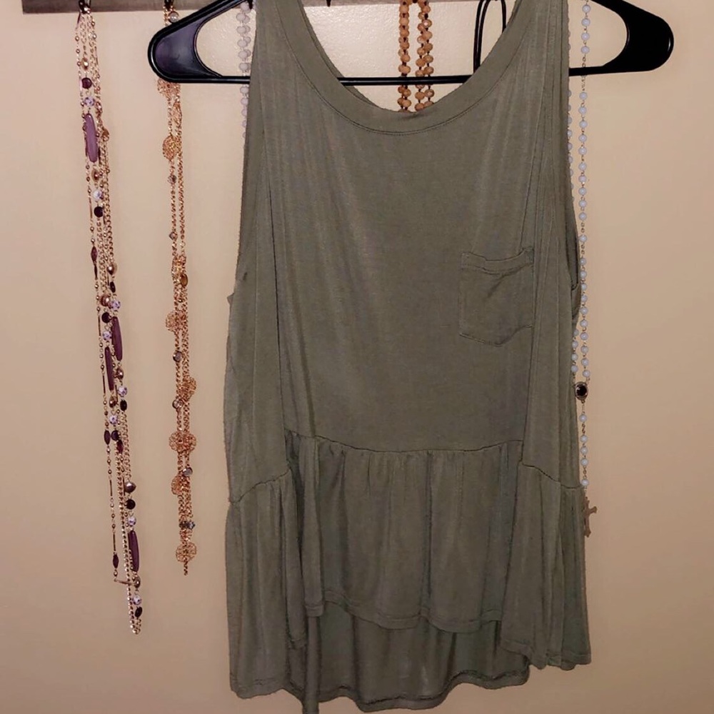 Cute Olive green top!
